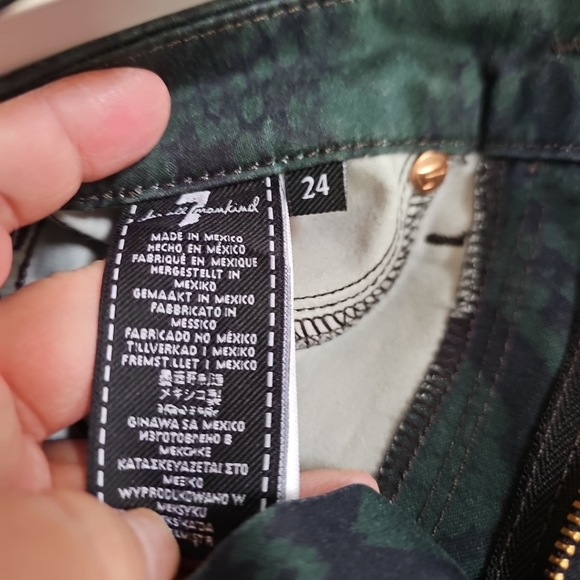 7 For All Mankind High Waist Ankle Skinny In Green Python Size 24 NWT - Picture 7 of 8